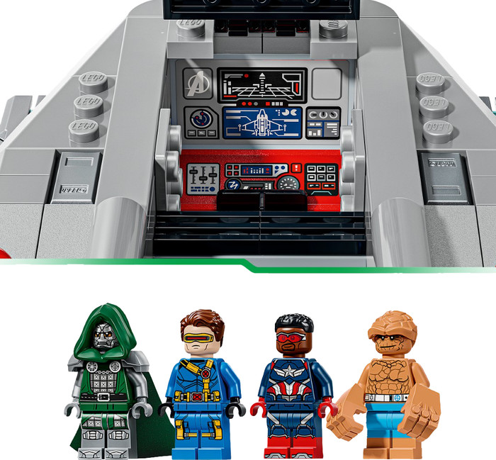 LEGO Marvel Avengers: Doomsday Quinjet 76347 produkt in gebrauch