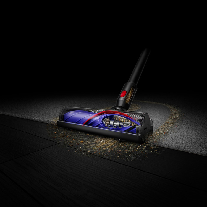 Dyson V8 Cyclone Fluffy product in use