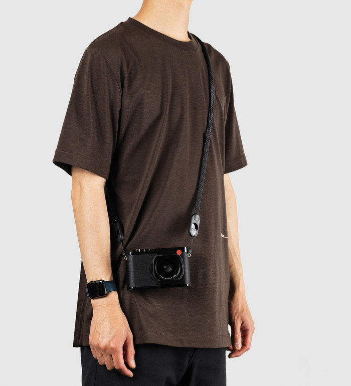 Peak Design Form Rope Camera Strap Standard Black product in use