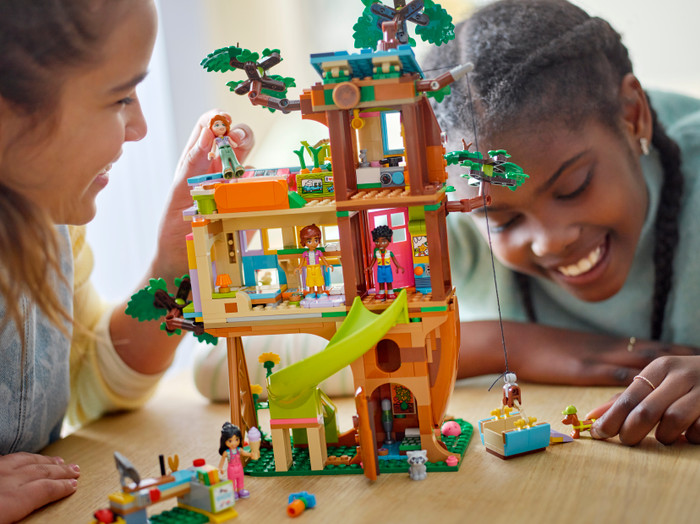 LEGO Friends Baumhaus 42652 produkt in gebrauch
