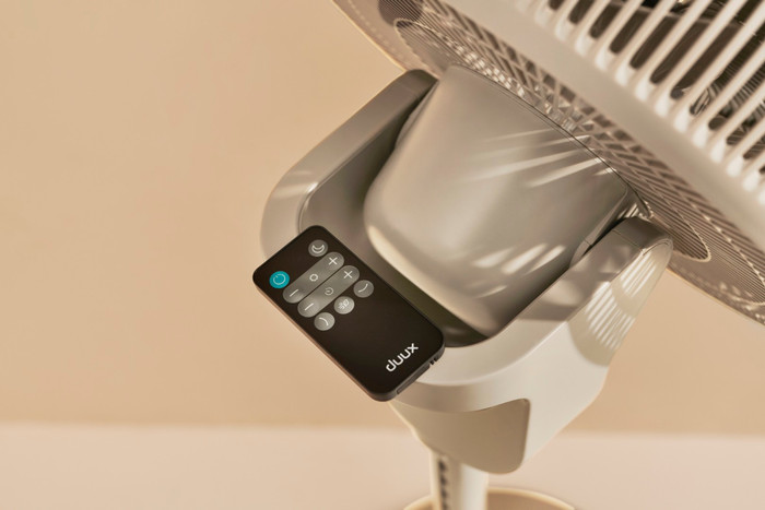 Duux Whisper 3 Greige product in use
