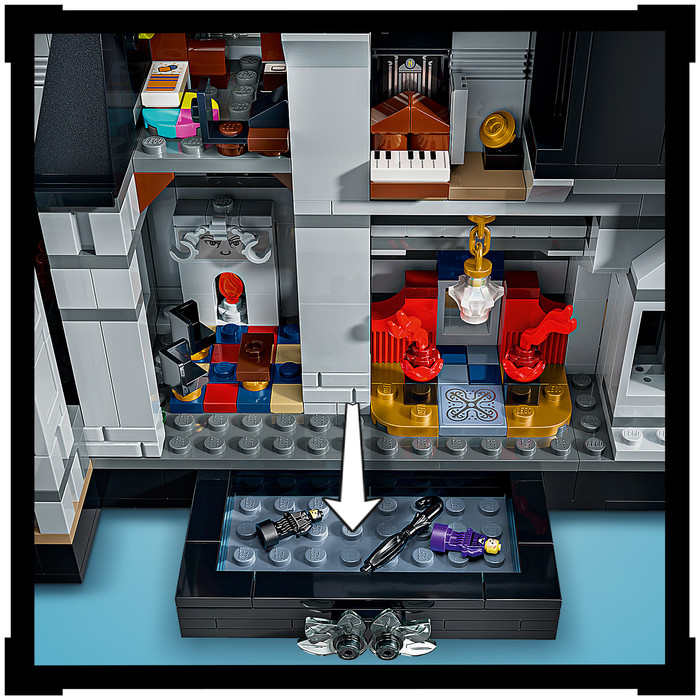 LEGO Wednesday Nevermore Academy 76788 detail