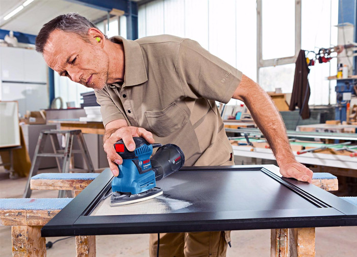 Bosch Professional GSS 160 Multi product in use