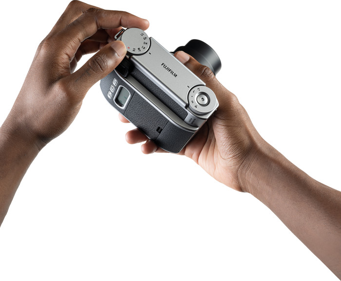 Fujifilm Instax Mini 99 Silber produkt in gebrauch
