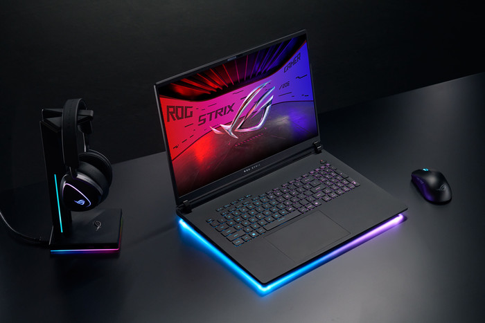 ASUS ROG Strix SCAR 18 G835LW-SA022W -18"-Intel Core Ultra 9 - 64GB RAM/4TB SSD - RTX 5080 produkt in gebrauch