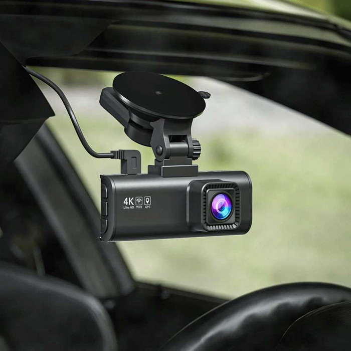 Redtiger F7NT 4K Touchscreen WiFi GPS 2CH 64GB product in use