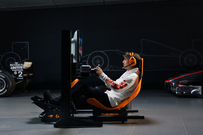 Playseat Formula Instinct McLaren Racing Edition produkt in gebrauch