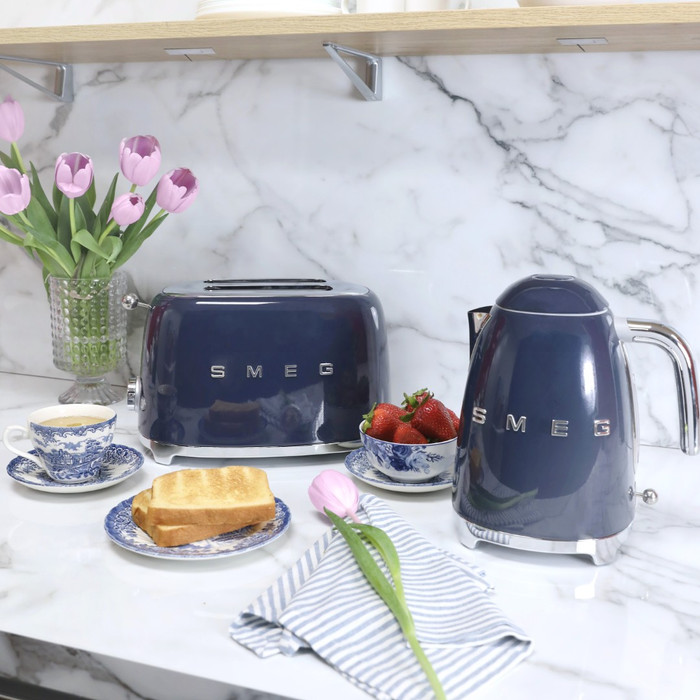 SMEG KLF03NBEU Navy Blue produkt in gebrauch