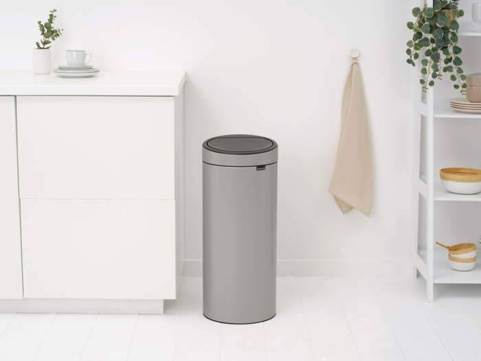Brabantia Touch Bin Mülleimer 30 Liter Soft Grey produkt in gebrauch