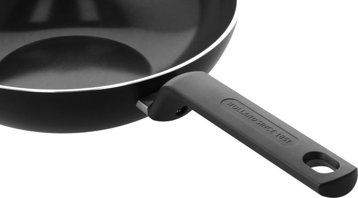 BK Infinity Open Wok 28 cm detail