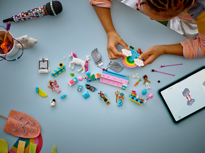 LEGO Friends Kostümparty mit Einhorn und Fee 42661 produkt in gebrauch