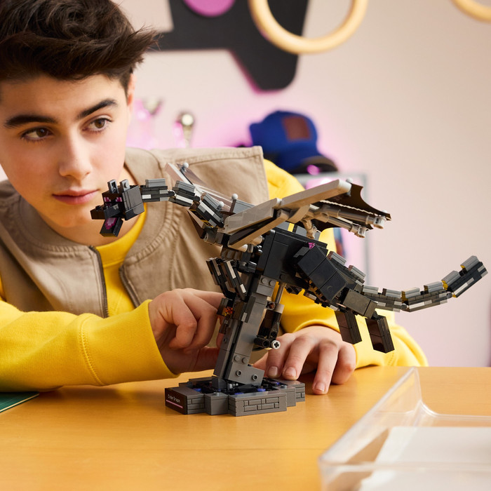 LEGO Minecraft Der Enderdrache 21595 produkt in gebrauch