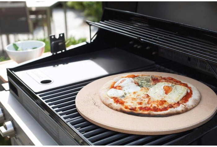 Barbecook pizza plate product in use