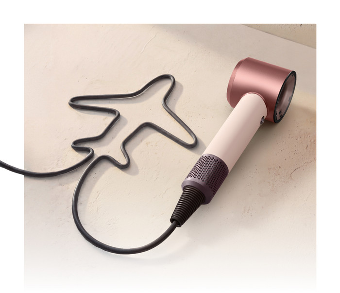 Dyson Supersonic Travel Ceramic Pink produkt in gebrauch