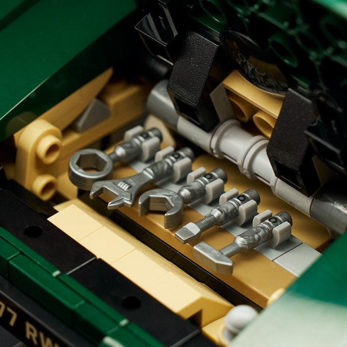 LEGO Icons Jaguar E-Type 11381 product in use