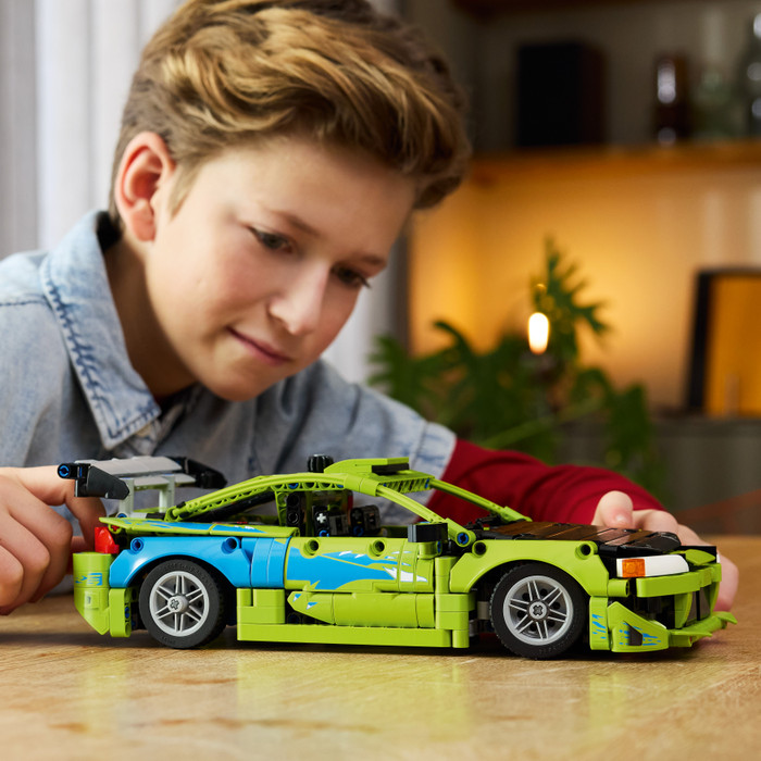 LEGO Technic Fast and Furious Mitsubishi Eclipse 42229 produkt in gebrauch