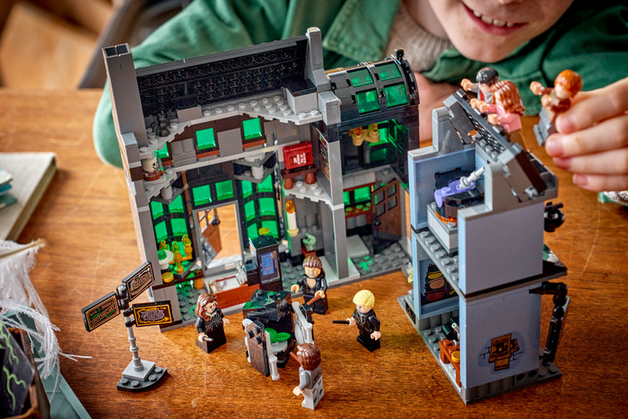 LEGO Harry Potter Zaubererläden in der Winkelgasse 76471 produkt in gebrauch