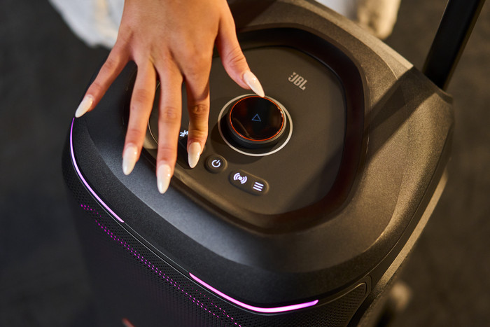 JBL Partybox 330 Schwarz produkt in gebrauch