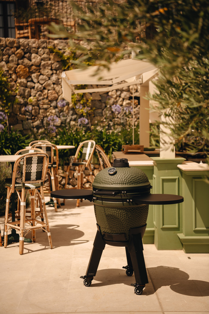 Moddern Green Complete product in use