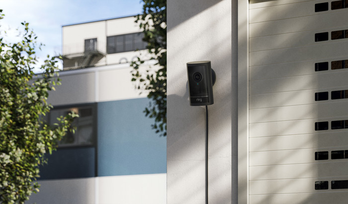 Ring Outdoor Camera Pro Stecker Schwarz Doppelpack produkt in gebrauch