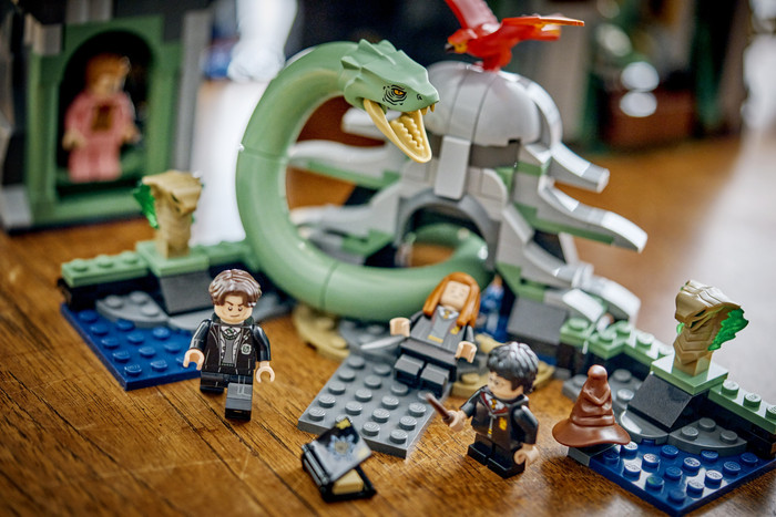 LEGO Harry Potter Schloss Hogwarts: Ostflügel 76473 produkt in gebrauch