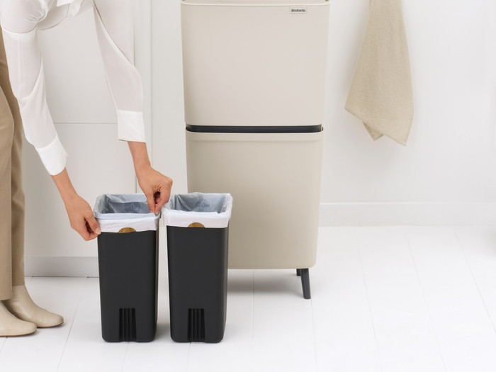 Brabantia SortUp Recycle Hi Mülleimer 25+10+10L Beige produkt in gebrauch