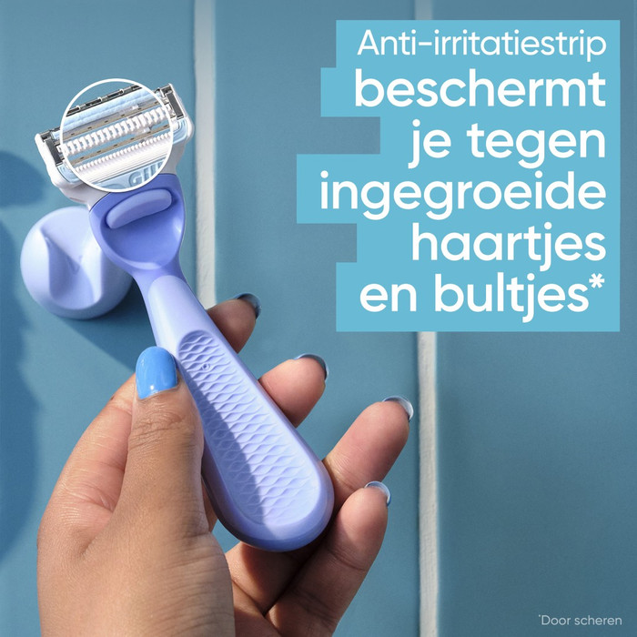 Gillette Venus Intimate Replacement Blades (10 units) product in use