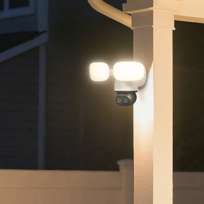 Reolink Floodlight F850W product in use