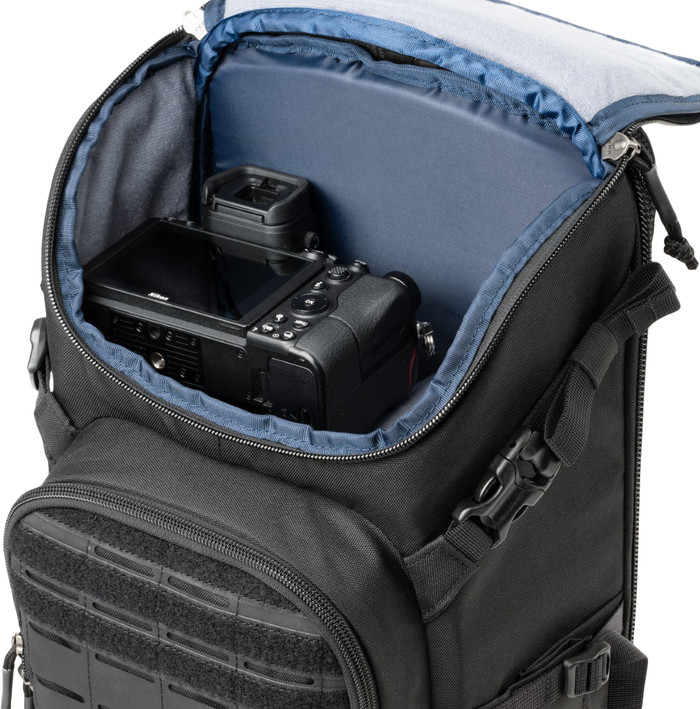 Think Tank DarkLight Reiserucksack 14L Schwarz oberseite