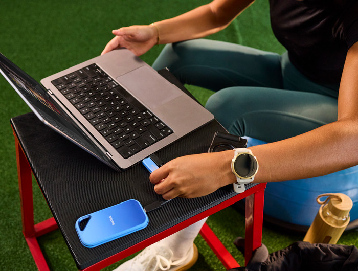 SANDISK Creator Pro Portable SSD 1TB product in use