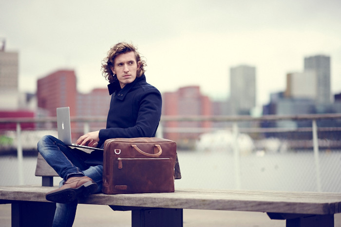 Plevier London 15 Zoll Dark Brown produkt in gebrauch