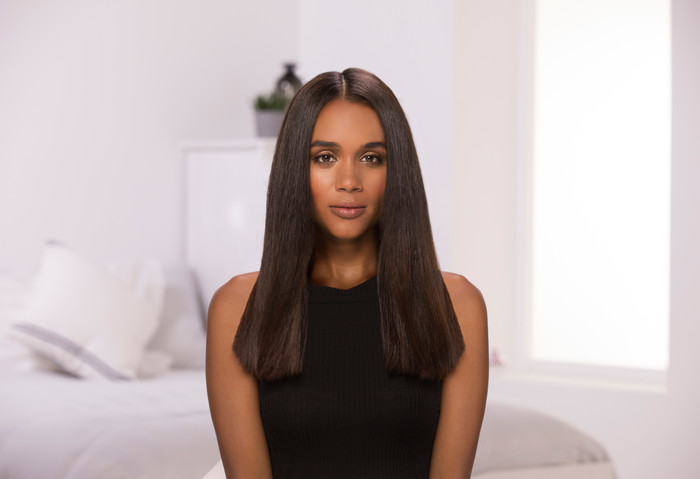 Remington CB7480 Keratin Protect Straight Brush product in use