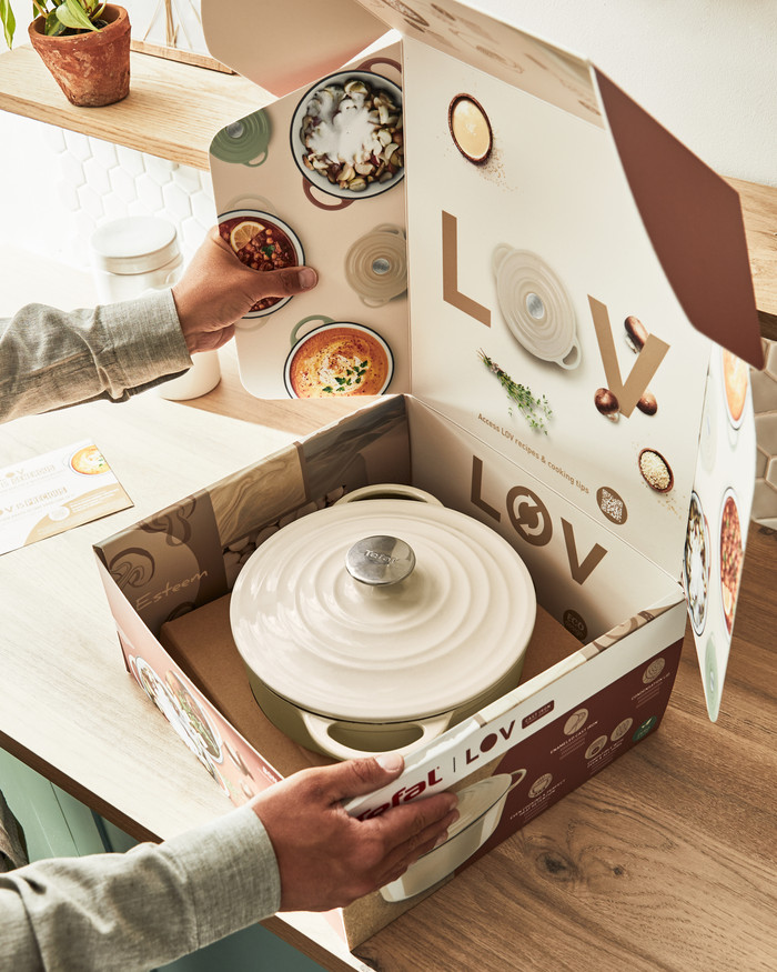 Tefal LOV niedriger Bräter 28 cm Beige produkt in gebrauch