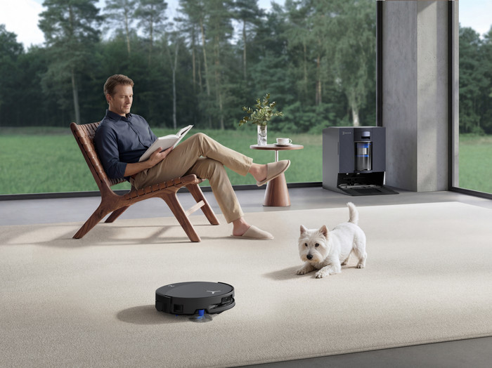 Ecovacs DEEBOT X11S OmniCyclone + Care Kit product in use