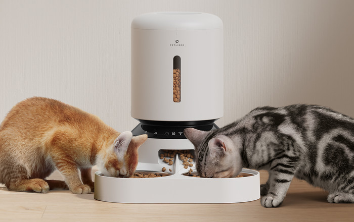 Petlibro Automatischer Futternapf mit WLAN Dual PLAF103 Weiß produkt in gebrauch