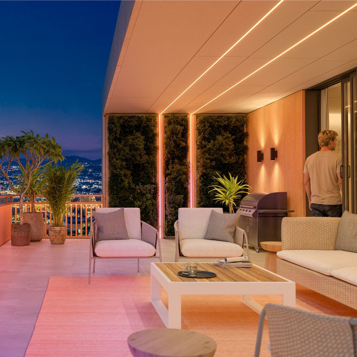Philips Hue Omniglow LED strip Outdoor 5 meters product in use