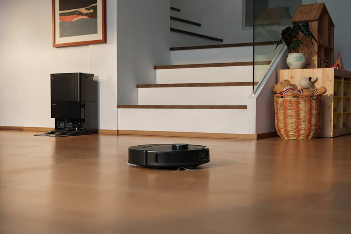 Roborock Qrevo S ProX Black product in use