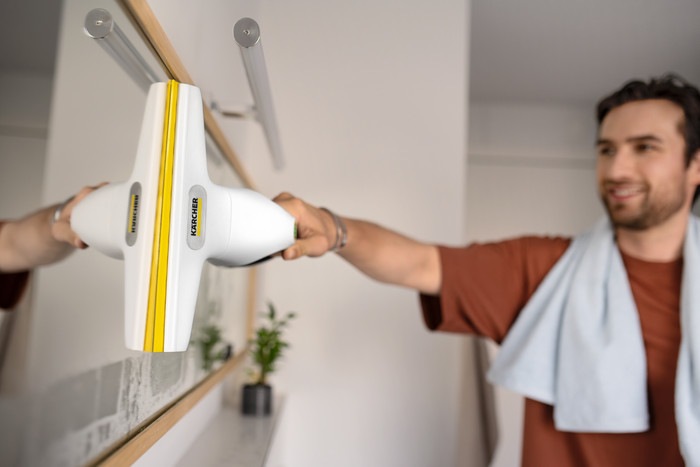 Kärcher WV 2 Universal Precision product in use