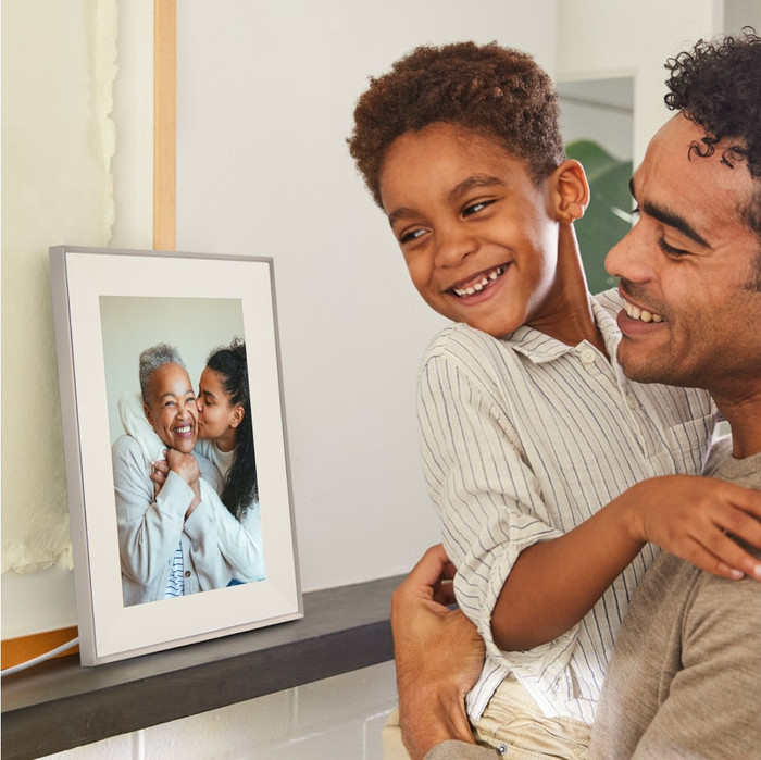 Aura Frames Aspen White product in use