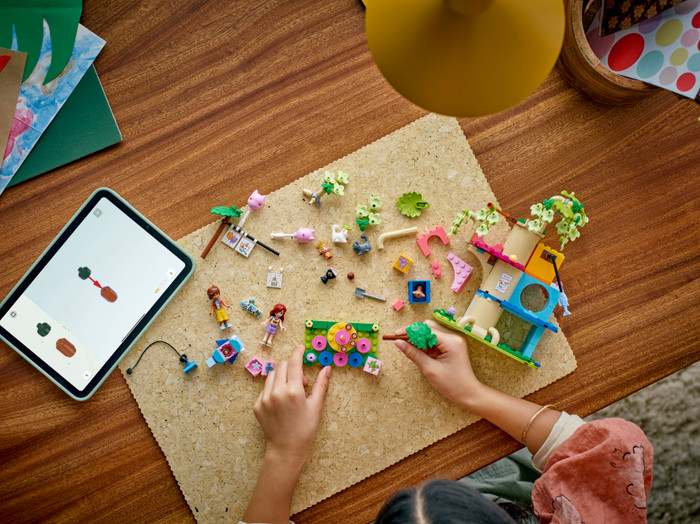 LEGO Friends Cat Birthday Party and Tree House 42666 product in use