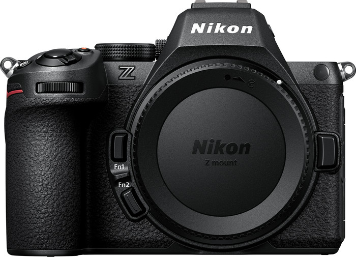 Nikon Z5 II + Nikkor Z 24-105mm f/4-7.1 vorne