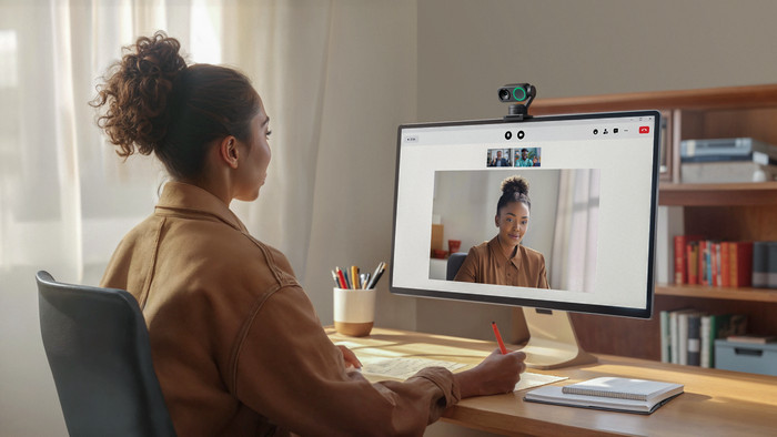 Insta360 Link 2 Arctic White produkt in gebrauch