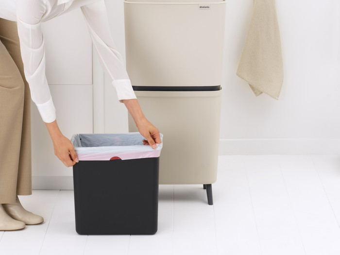 Brabantia SortUp Recycle Hi Mülleimer 20+25L Beige produkt in gebrauch