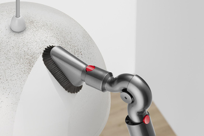 Dyson Möbelreinigungsset produkt in gebrauch