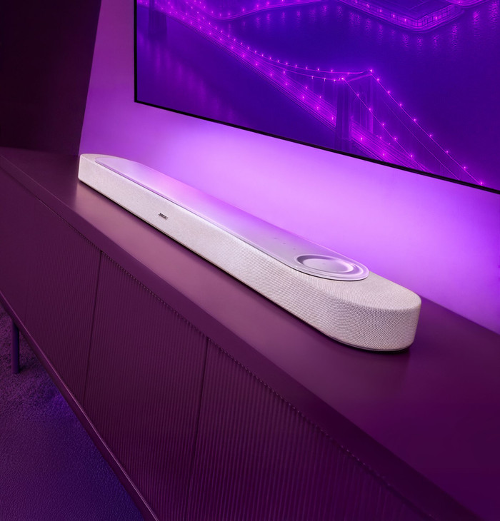 Bose Lifestyle Ultra Soundbar Weiß produkt in gebrauch