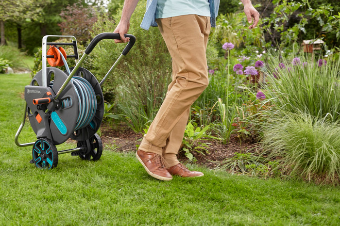 GARDENA CleverRoll L Easy Set product in use