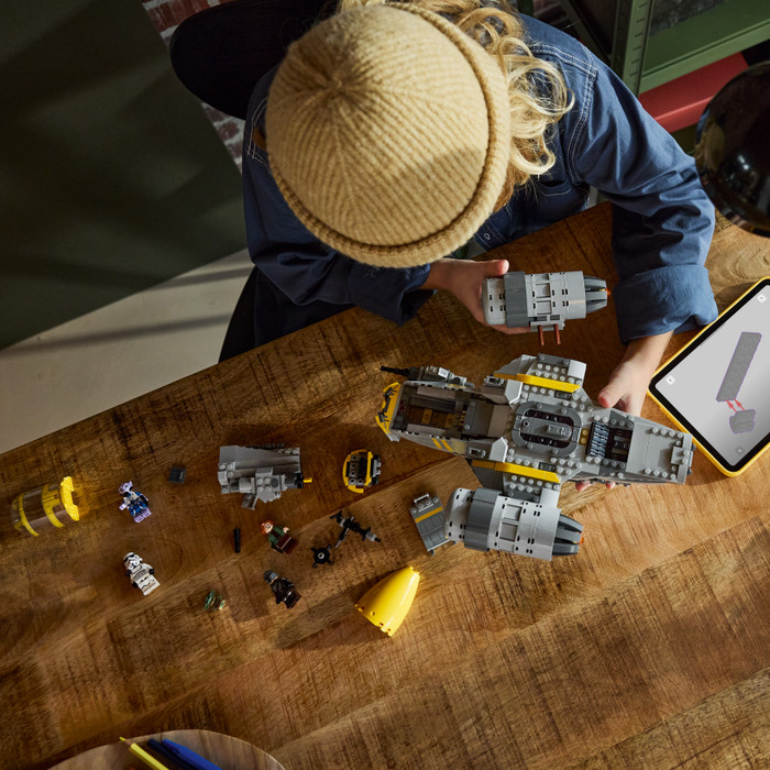 LEGO Star Wars Razor Crest 75447 produkt in gebrauch