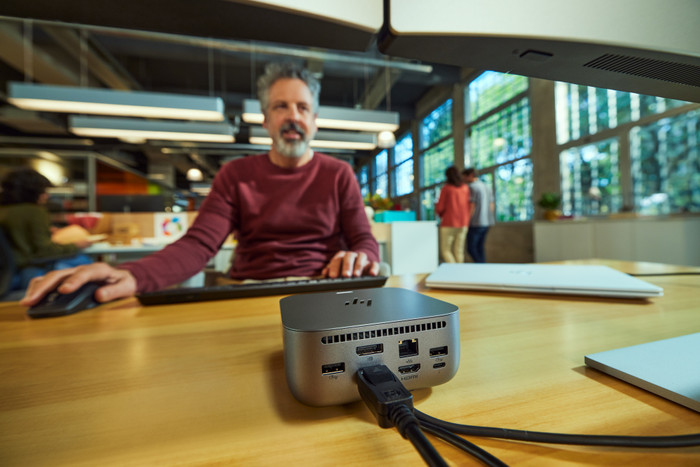 HP Thunderbolt 4 Ultra 280W G6 Dock product in use