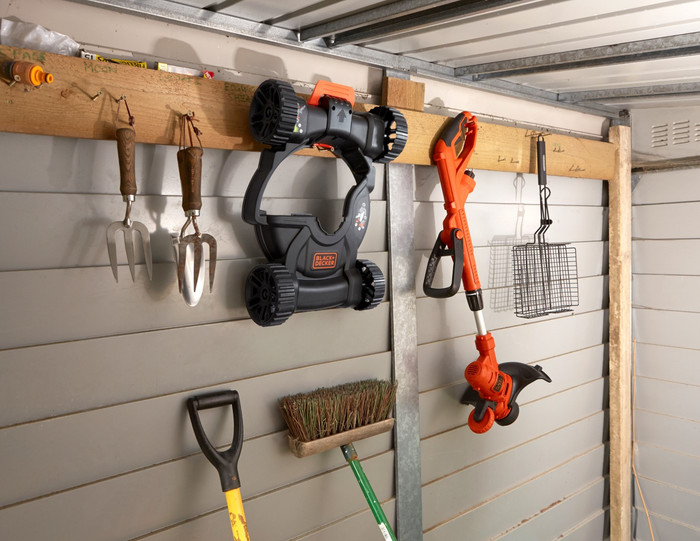 BLACK+DECKER BESTA530CM-QS product in use