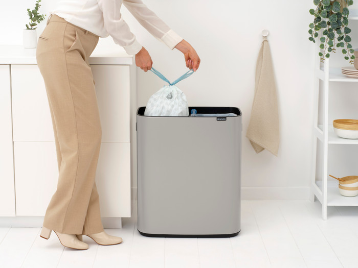 Brabantia Bo Touch Bin Mülleimer 2 x 30 Liter Soft Grey produkt in gebrauch